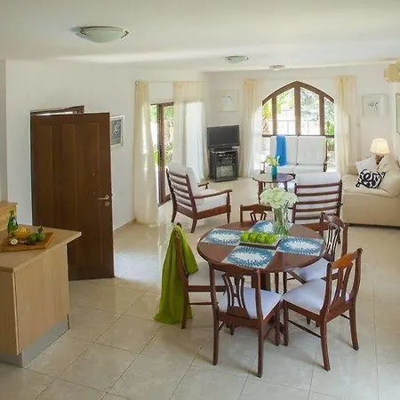 Villa Euphoria *